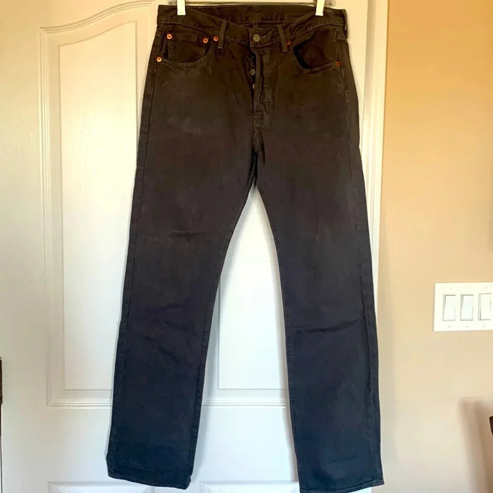 Mens LEVIS 501 31x32 in grey with some wear but very cool